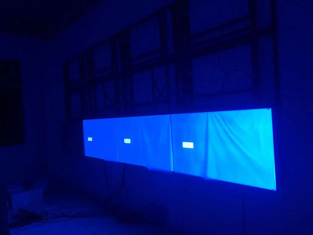 55寸拼接屏3×4安裝順利完成，智能化弱電工程助力安防監控系統優化